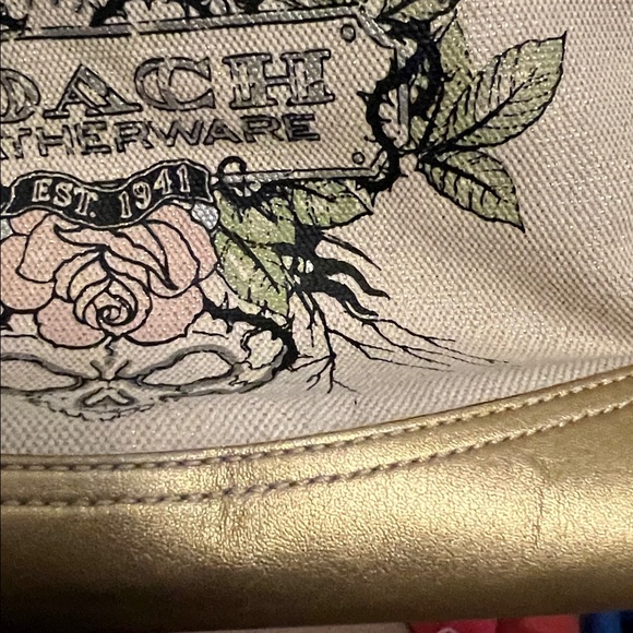 Coach Cream and Gold Shoulder Bag - Picture 16 of 17